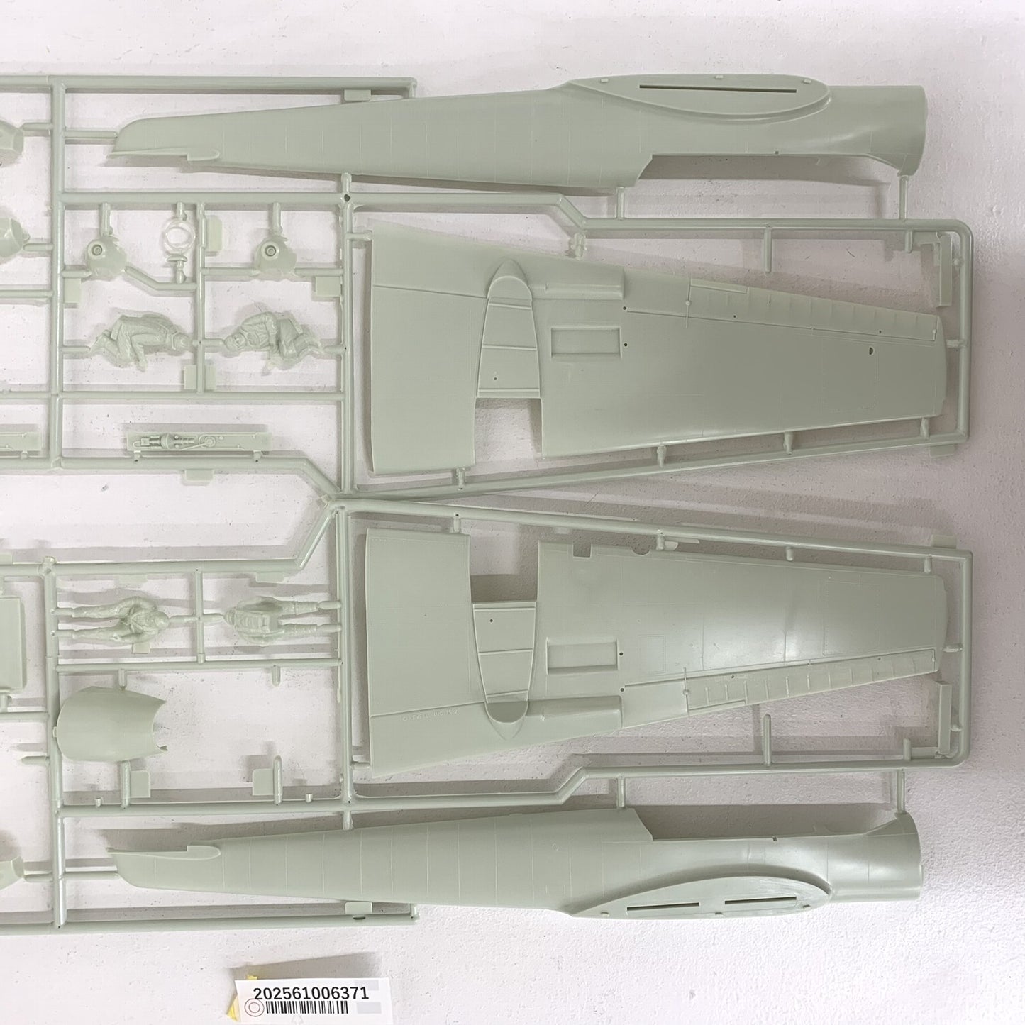 1/32 Messerschmitt メッサーシュミット Bf 110 C-4B Revell レベル 4771 プラモデル..