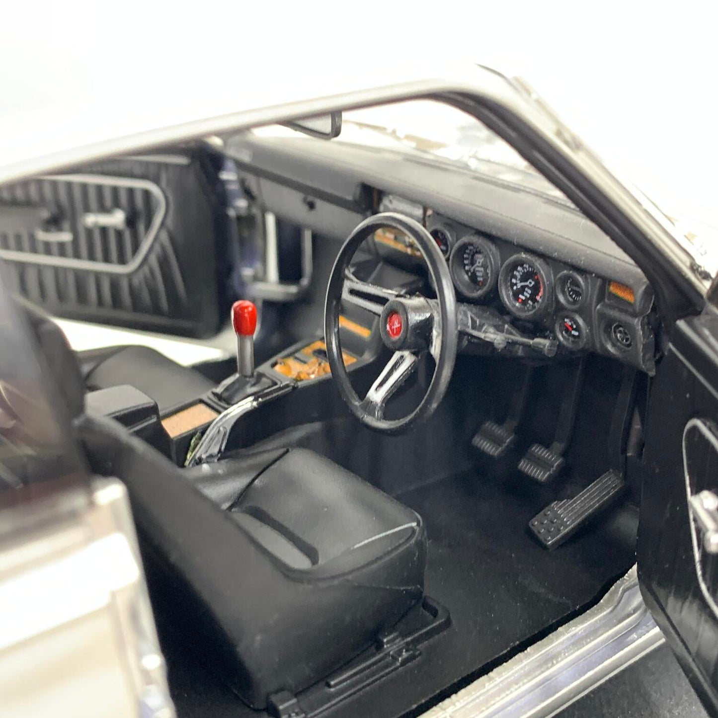アシェット 1/18 日産 スカイライン 2000GT-R 1970 ミニカー：