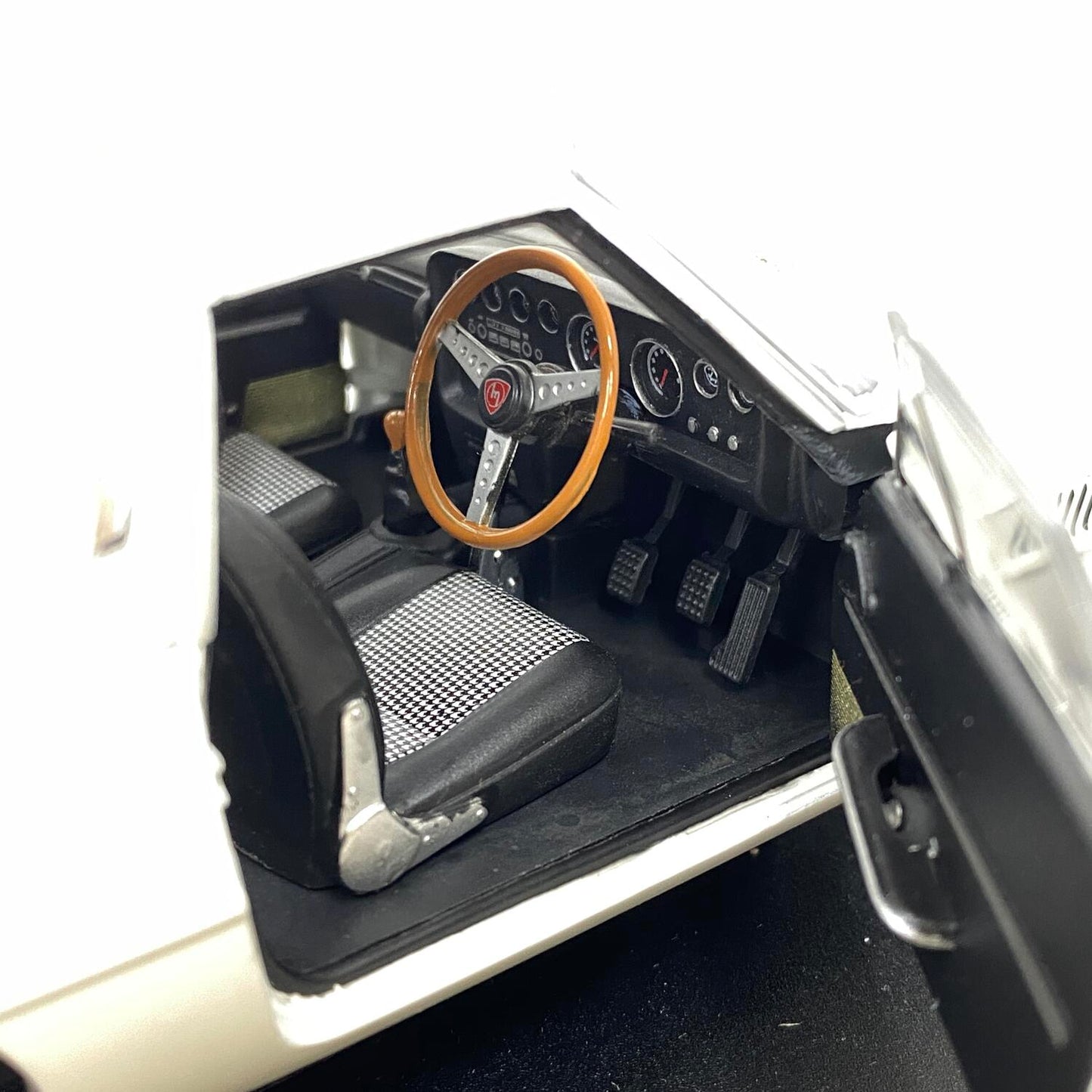 アシェット 1/18 マツダ コスモスポーツ 1968 ミニカー：