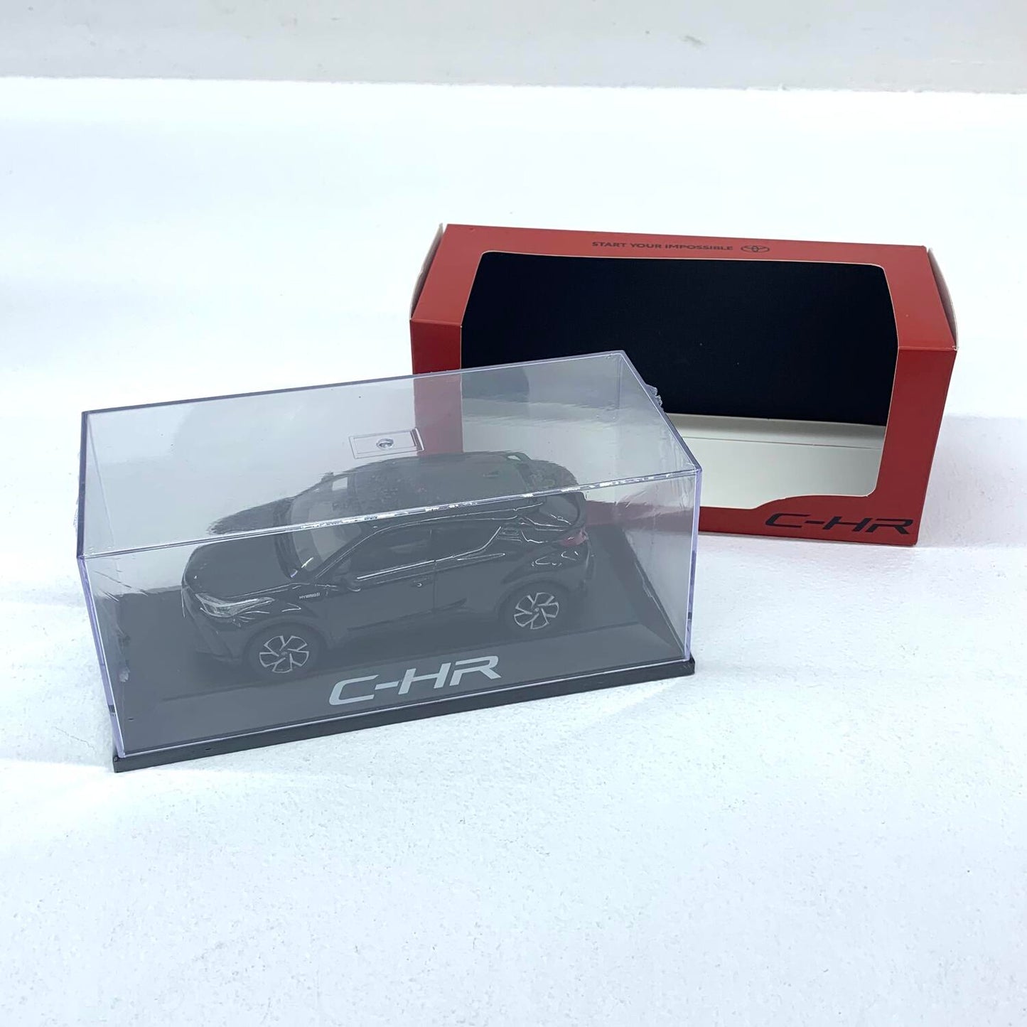 未開封 トヨタ CH-R ミニカー 1/30スケール ダイキャスト製 ブラックマイカ 1/2：