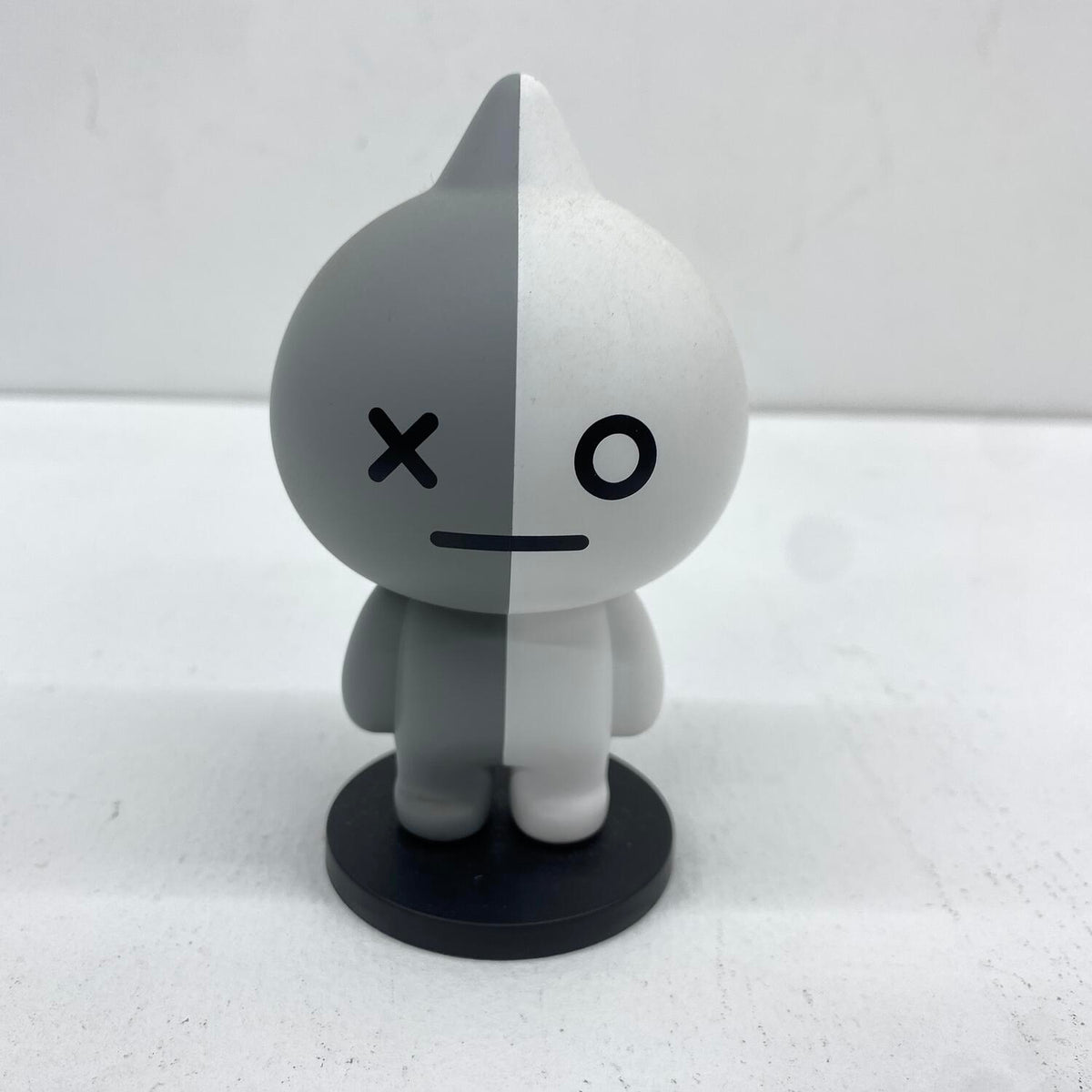 BT21 VAN FIGURE フィギュア：