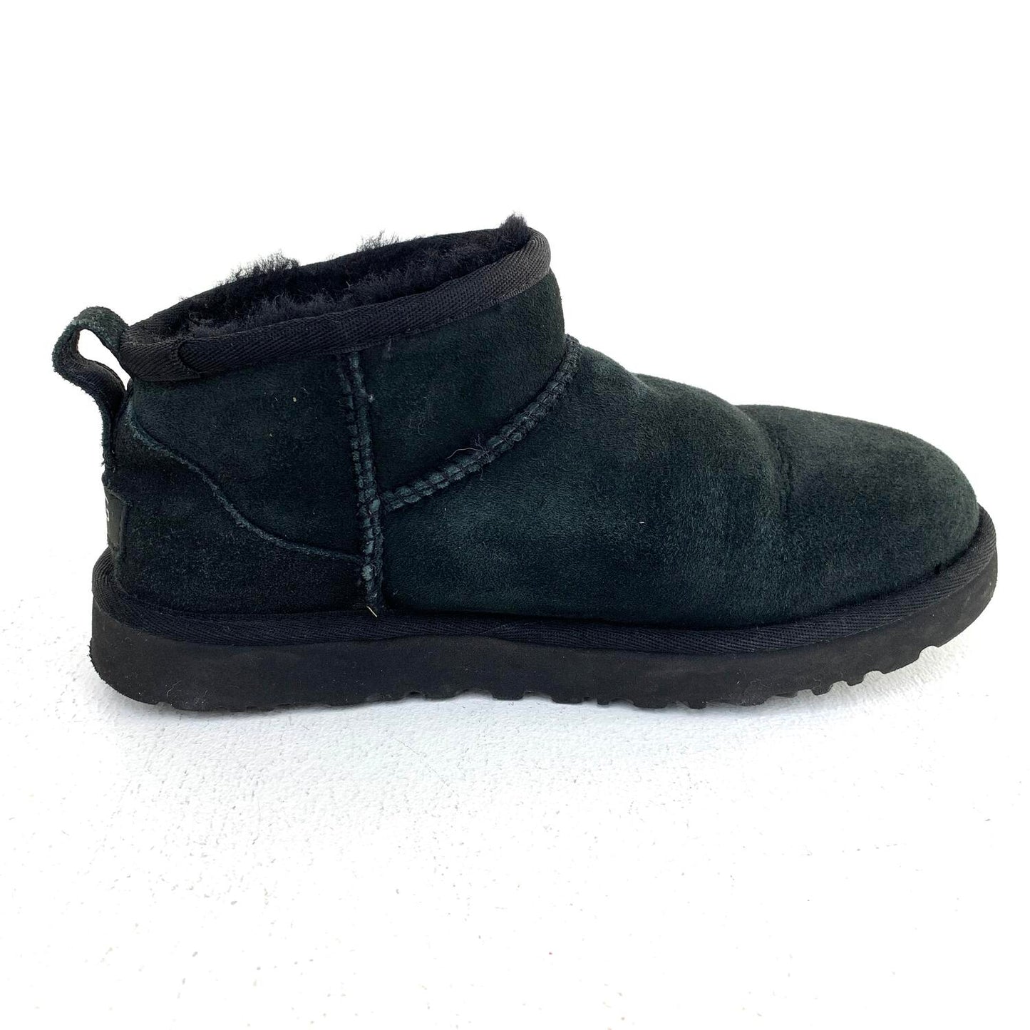 その他靴 【★加古川物流】中古 ｗ/1116109　UGG Classic Ultra Mini black アグ　クラシック　ウルトラ　ミニ　24.0㎝　参考定価26400円：【128】【128】【加古川物流】