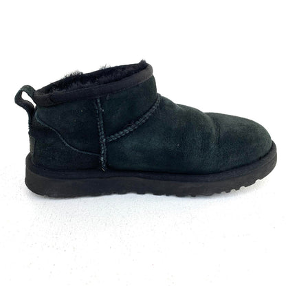その他靴 【★加古川物流】中古 ｗ/1116109　UGG Classic Ultra Mini black アグ　クラシック　ウルトラ　ミニ　24.0㎝　参考定価26400円：【128】【128】【加古川物流】