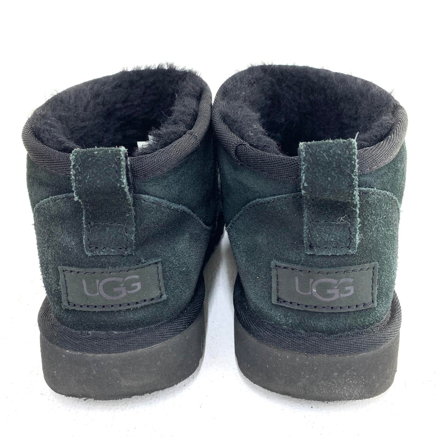 その他靴 【★加古川物流】中古 ｗ/1116109　UGG Classic Ultra Mini black アグ　クラシック　ウルトラ　ミニ　24.0㎝　参考定価26400円：【128】【128】【加古川物流】