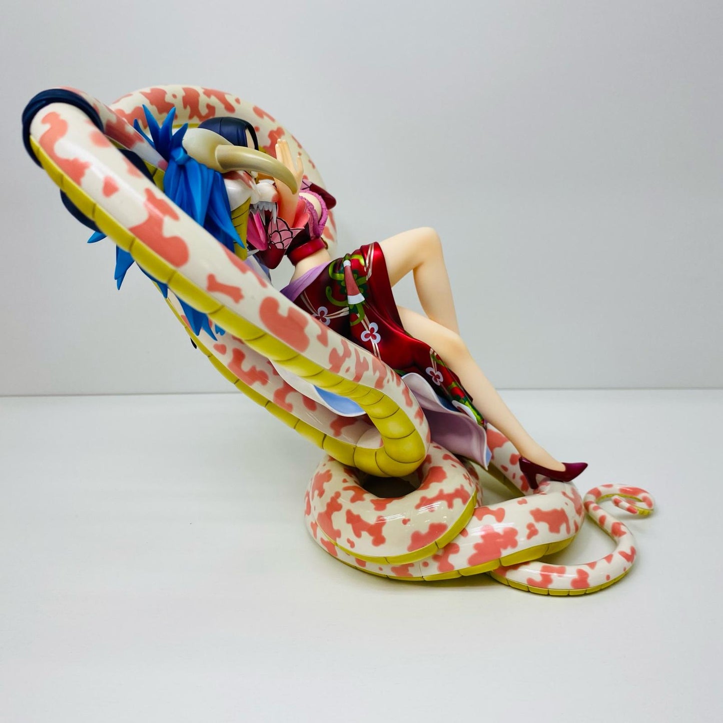 【中古】 “海賊女帝”ボア・ハンコック「ワンピース」P.O.P“NEO-MAXIMUM”メガトレショップ＆オンラインショップ限定【フィギュア】【加古川物流】