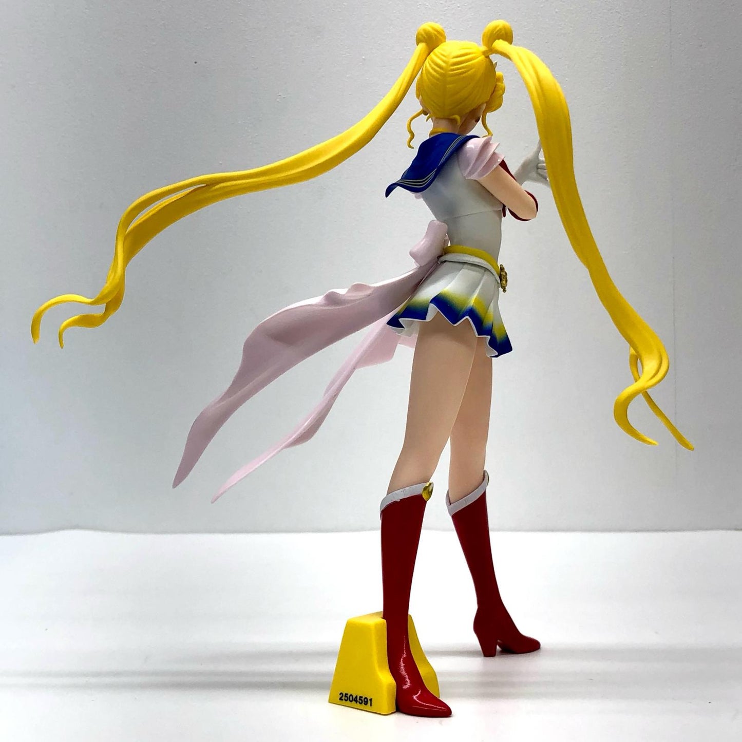 スーパーセーラームーン(衣装濃)「劇場版美少女戦士セーラームーンEternal」GLITTER＆GLAMOURS-SUPERSAILORMOON-【フィギュア】