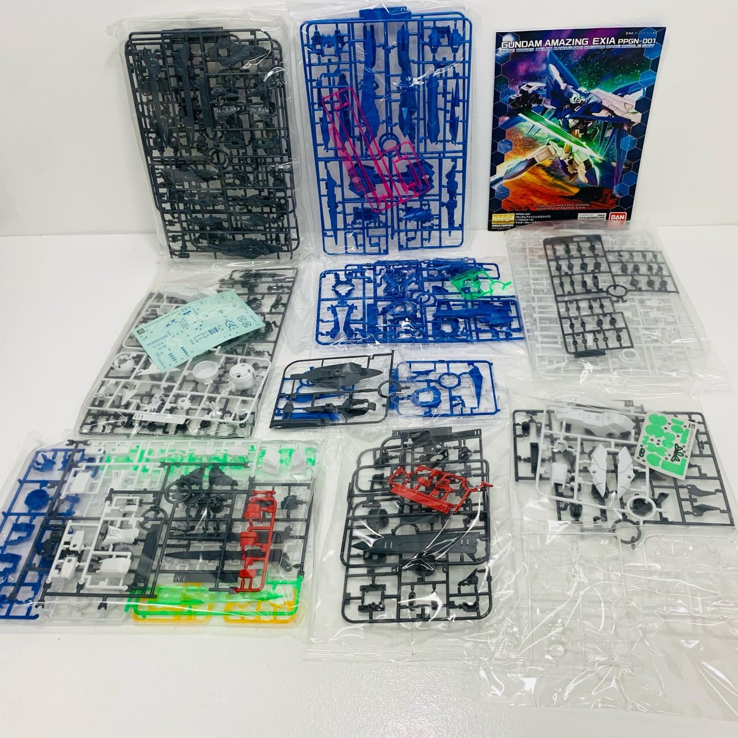 【中古】 1/100MGPPGN-001ガンダムアメイジングエクシア「ガンダムビルドファイターズ」プレミアムバンダイ限定[0204100] ガンダム プラモデル PPGN-001ガンダムアメイジングエクシア MG プレミアムバンダイ限定 '1/100 204100【飾磨店】