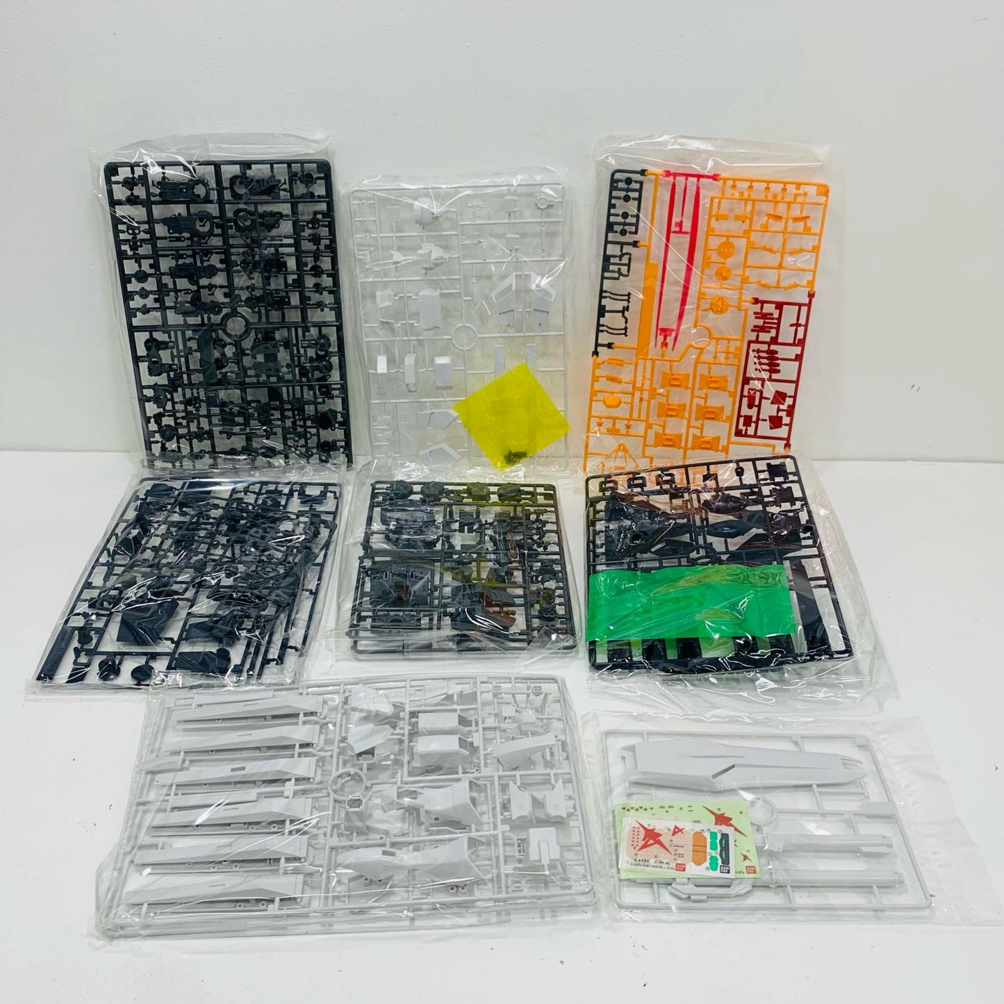 【中古】 1/100MGRX-93νガンダム「機動戦士ガンダム逆襲のシャア」[0078212]