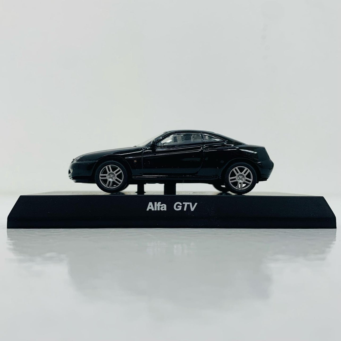 [Used] 1/64 Alfa Romeo GTV (Black) "Alfa Romeo Miniature Car Collection" Circle K Sunkus Limited