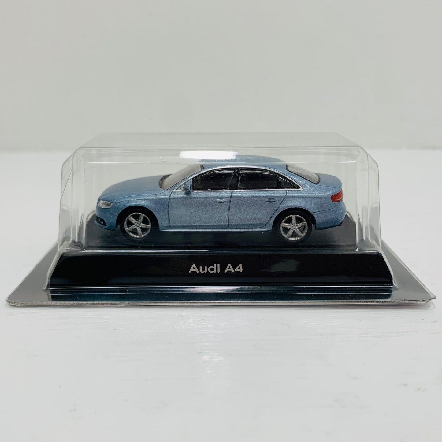 おもちゃ・玩具 1/64AudiA4(ライトブルー)「アウディミニカーコレクション2」サークルK・サンクス限定 AudiA4 1/64スケール サークルK・サンクス限定 '1/64 201610