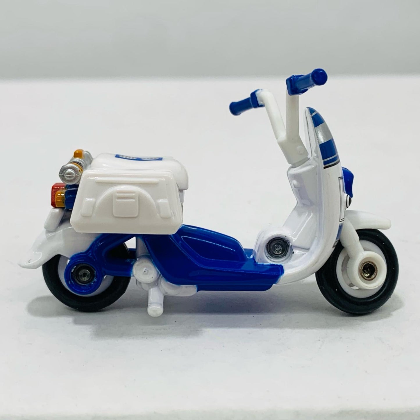 【中古】 R2-D2スクーター「トミカスター・ウォーズスター・カーズSC-05」【飾磨店】