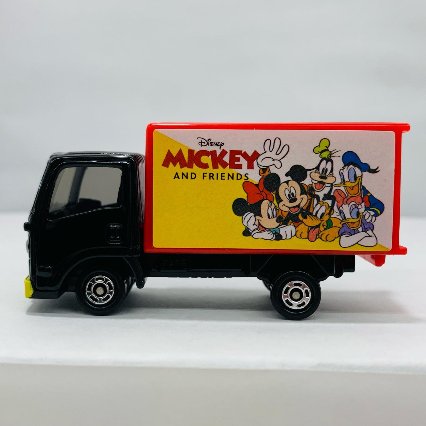 [Used] Isuzu Elf <Mickey & Friends> Truck (Red Box) "Tomica No. 48"