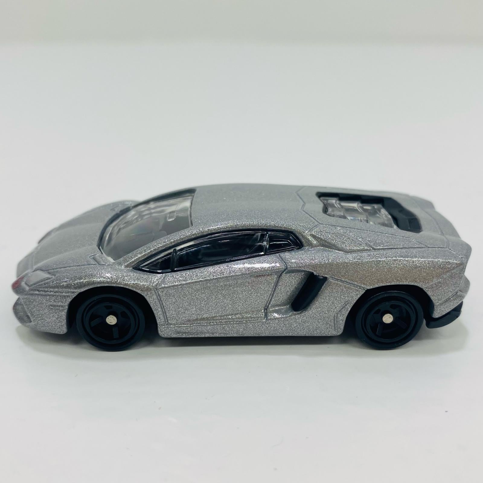 中古】 ランボルギーニアヴェンタドール初回特別カラー「トミカNo.87