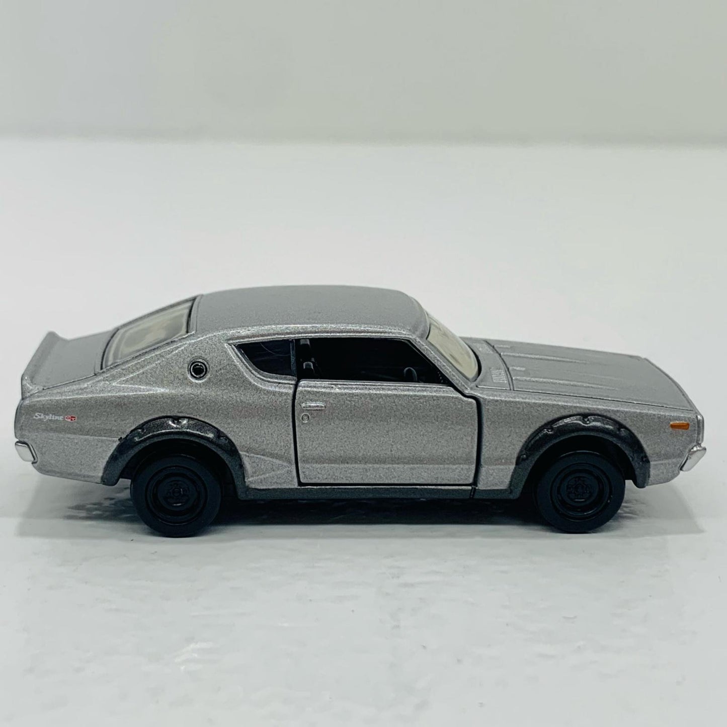 【中古】 日産スカイライン2000GT-RKPGC110「トミカプレミアムNo.17」