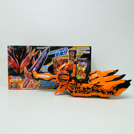 【中古】 変身ベルトDX無銘剣虚無＆覇剣ブレードライバー「仮面ライダーセイバー/聖刃」プレミアムバンダイ限定