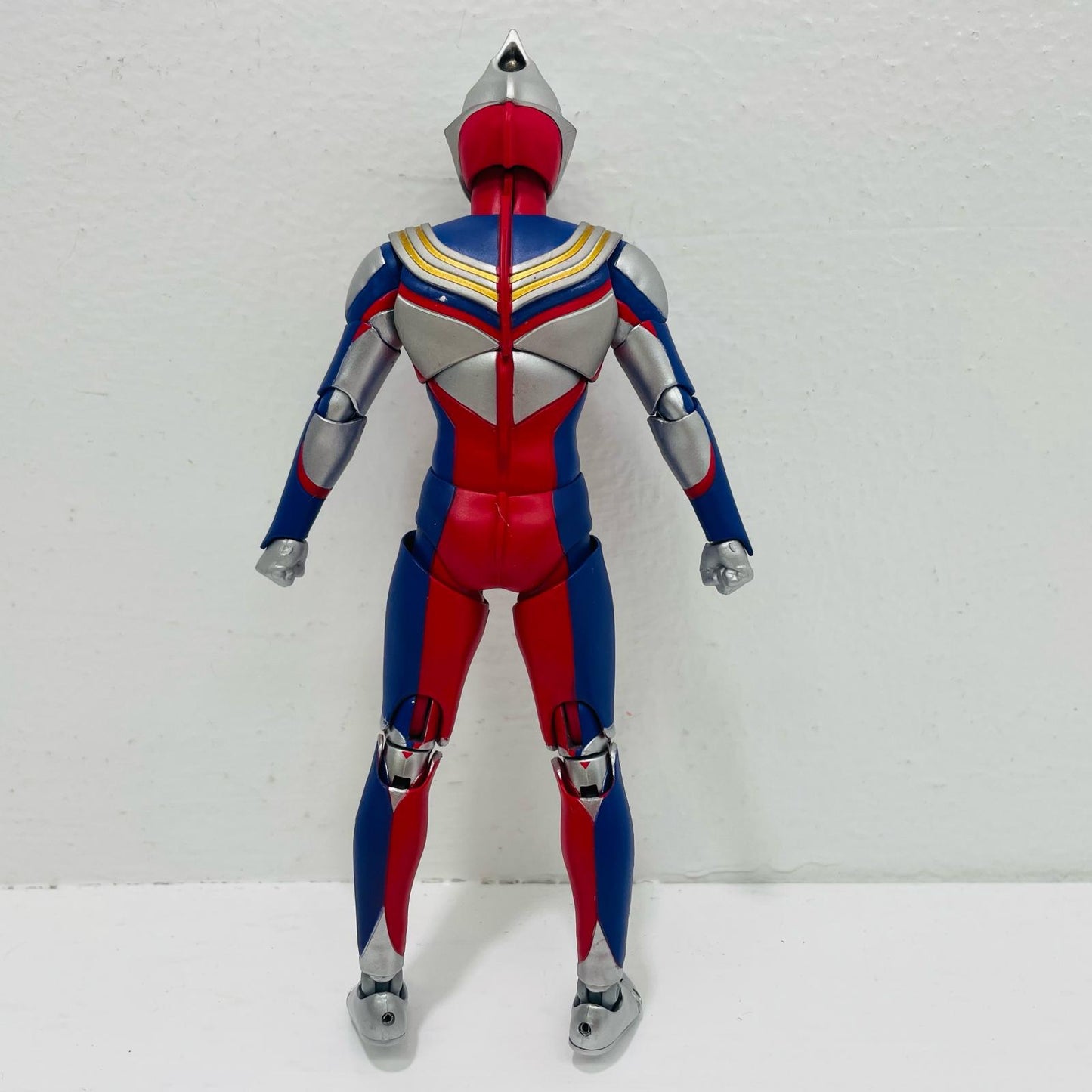S.H.Figuarts(真骨彫製法)ウルトラマンティガマルチタイプ「ウルトラマンティガ」【フィギュア】