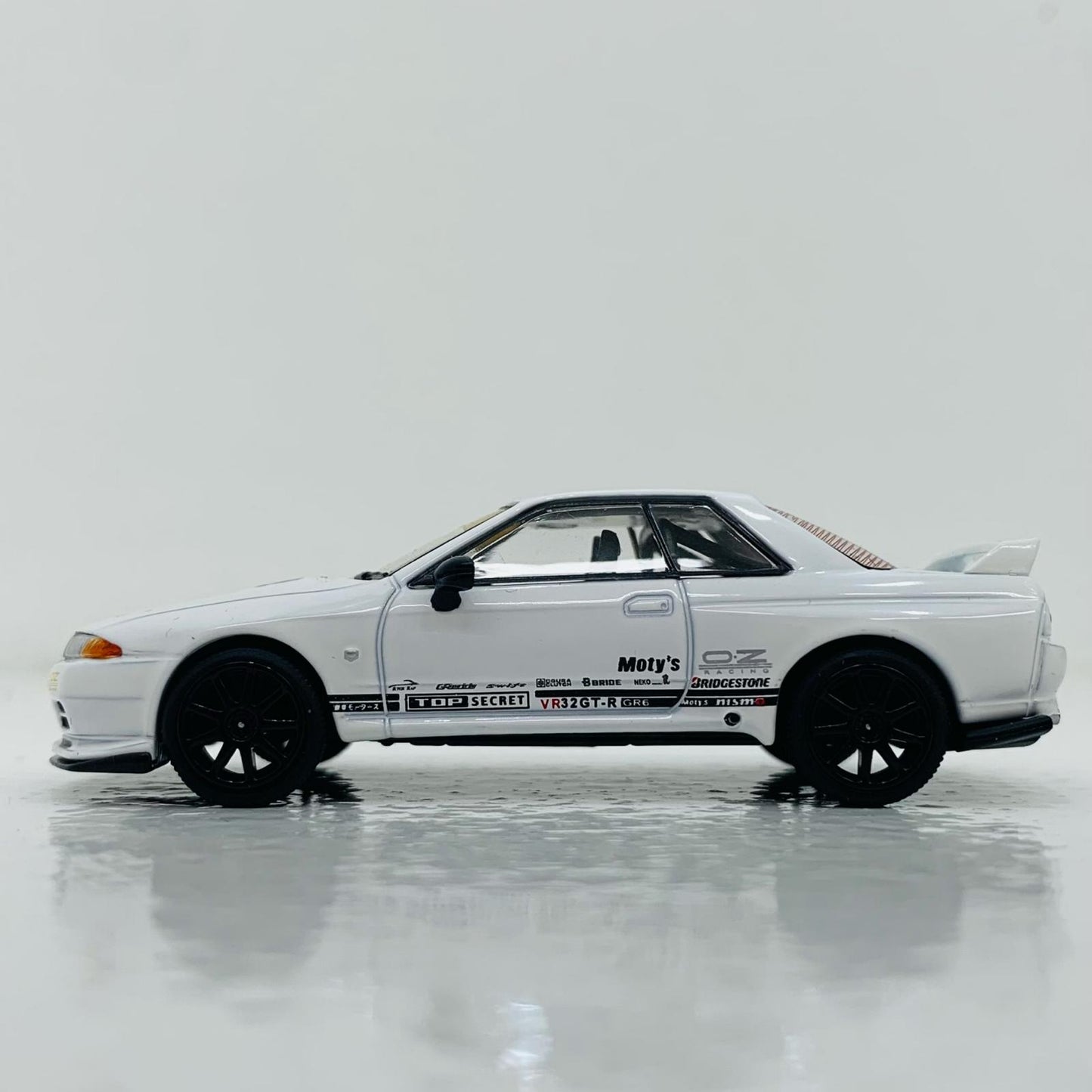 [Used] 1/64 Top Secret Nissan Skyline GT-R VR32 Right-Hand Drive (White) "MiniGT Series" [MGT00469-R]