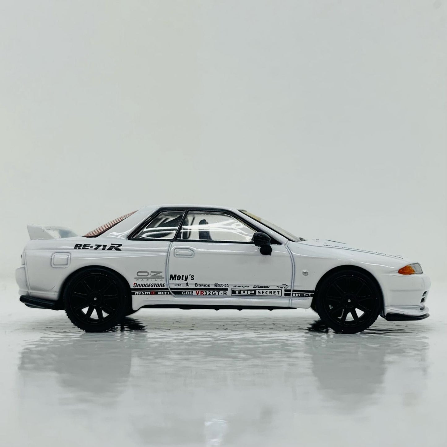 [Used] 1/64 Top Secret Nissan Skyline GT-R VR32 Right-Hand Drive (White) "MiniGT Series" [MGT00469-R]