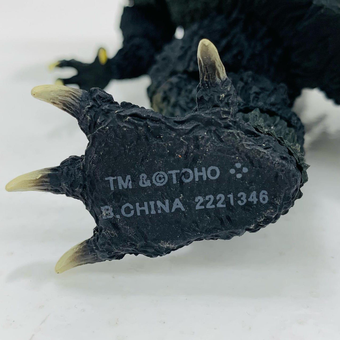 【中古】 S.H.MonsterArtsゴジラ2000ミレニアム「ゴジラ2000ミレニアム」【フィギュア】【飾磨店】