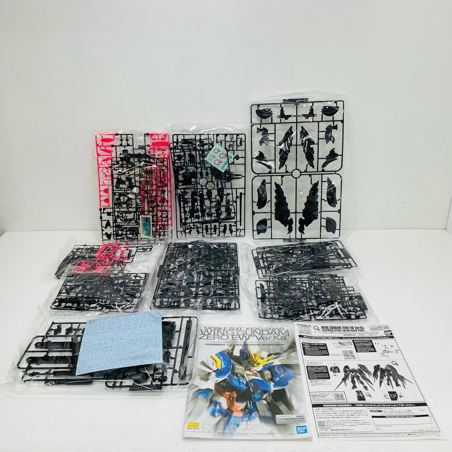 【中古】 1/100 MG XXXG-00W0 ウイングガンダムゼロ EW Ver.Ka [リサーキュレーションカラー/ネオンピンク] 「新機動戦記ガンダムW EndlessWaltz」 ガンダムベース限定 [5068538]