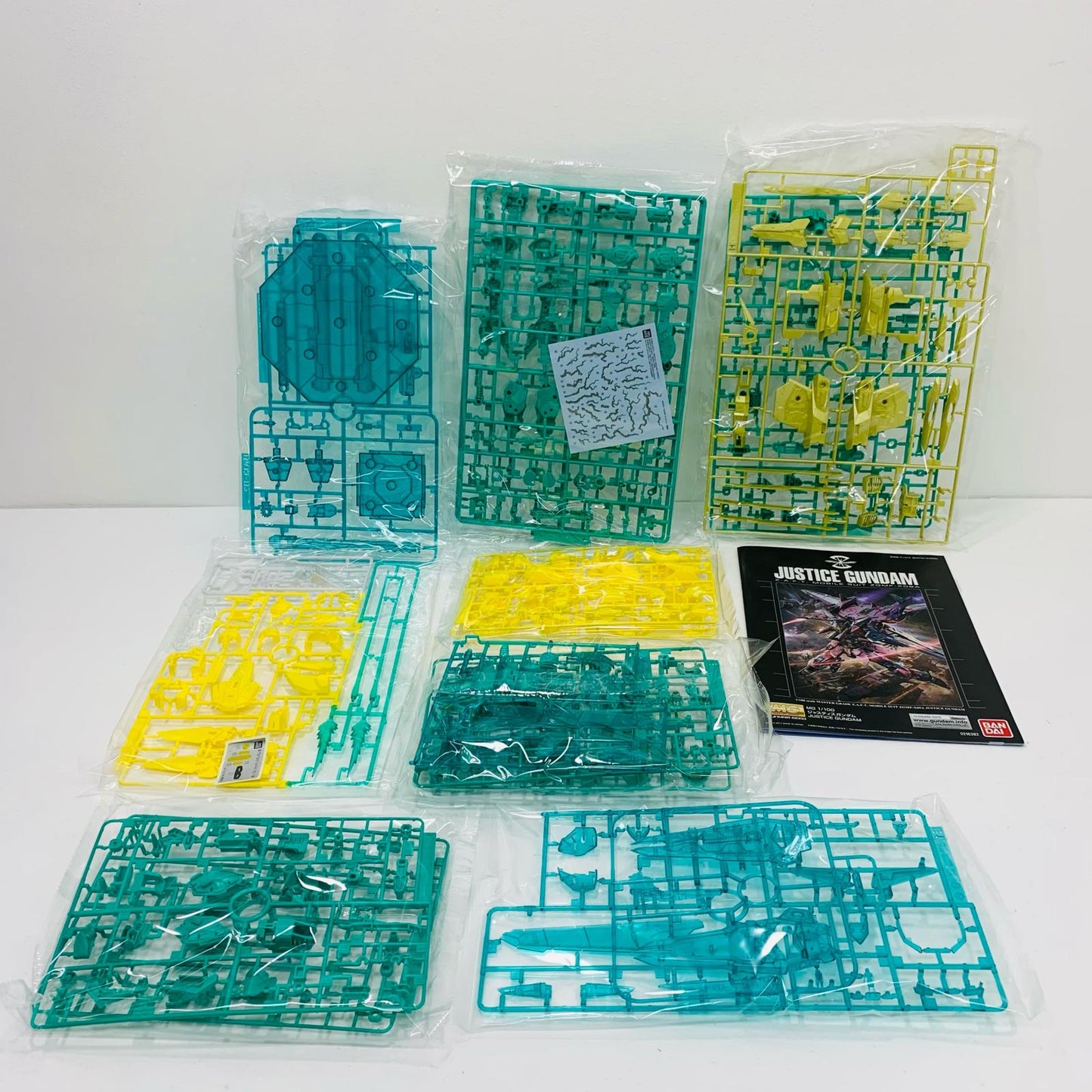 【中古】 1/100 MG ZGMF-X09A ジャスティスガンダム(CROSS CONTRAST COLORS/CLEAR YELLOW) 「機動戦士ガンダムSEED」 イベント限定 [5068400]