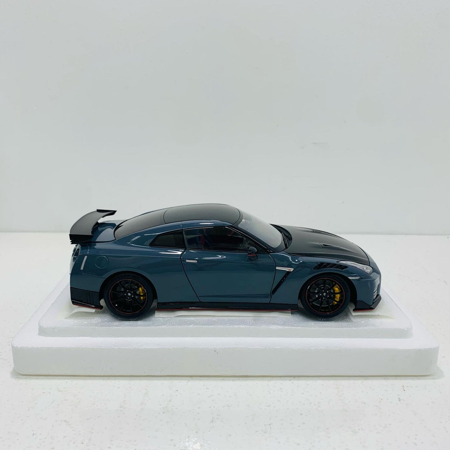 おもちゃ・玩具 1/18 日産 GT-R (R35) ニスモ スペシャルエディション(NISMOステルスグレー) 「オートアート・コンポジットモデルシリーズ」 [77505] 日産 GT-R (R35) スケール ニスモ スペシャルエディション(NISMOステルスグレー) '1/18 77505