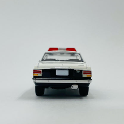 【中古】 1/64 LV-N26a マツダ ルーチェレガート 4ドアセダン パトロールカー(ホワイト×ブラック) 「トミカリミテッドヴィンテージNEO」 [223634]【飾磨店】
