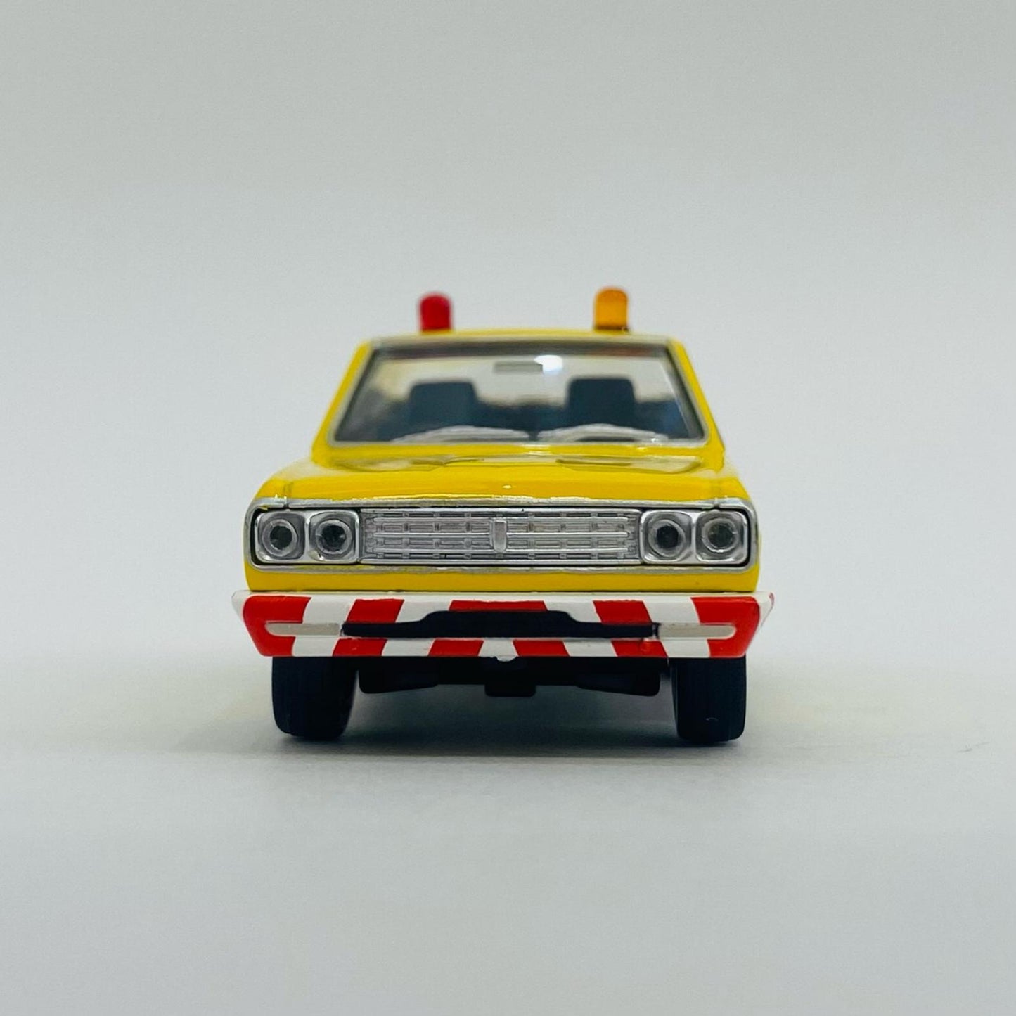 【中古】 1/64 LV-33a ニッサン セドリック 道路公団車(イエロー×ホワイト) 「トミカリミテッドヴィンテージ」 [211297]【飾磨店】