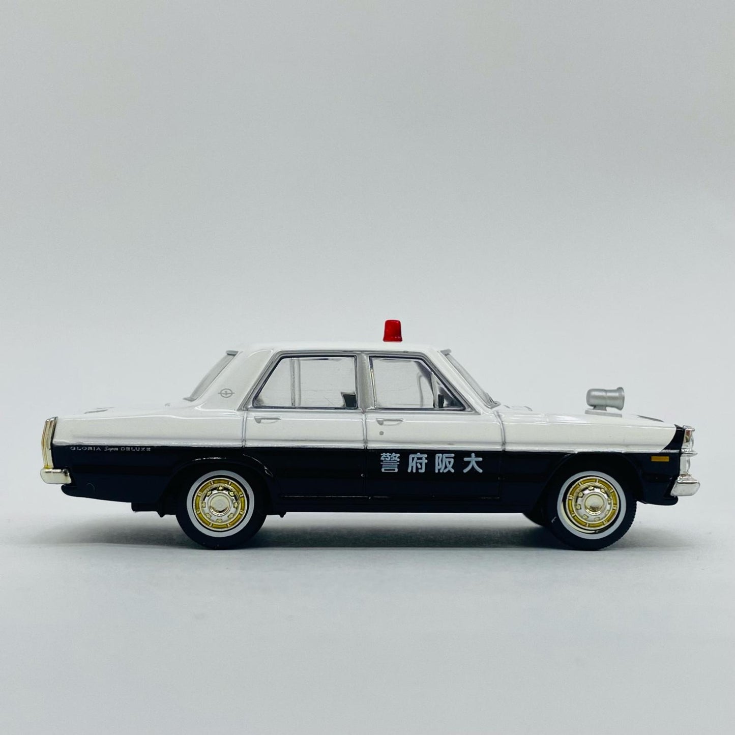 【中古】 1/64 LV-48a ニッサン グロリア 大阪府警パトカー(ホワイト×ブラック) 「トミカリミテッドヴィンテージ」 [213154]【飾磨店】