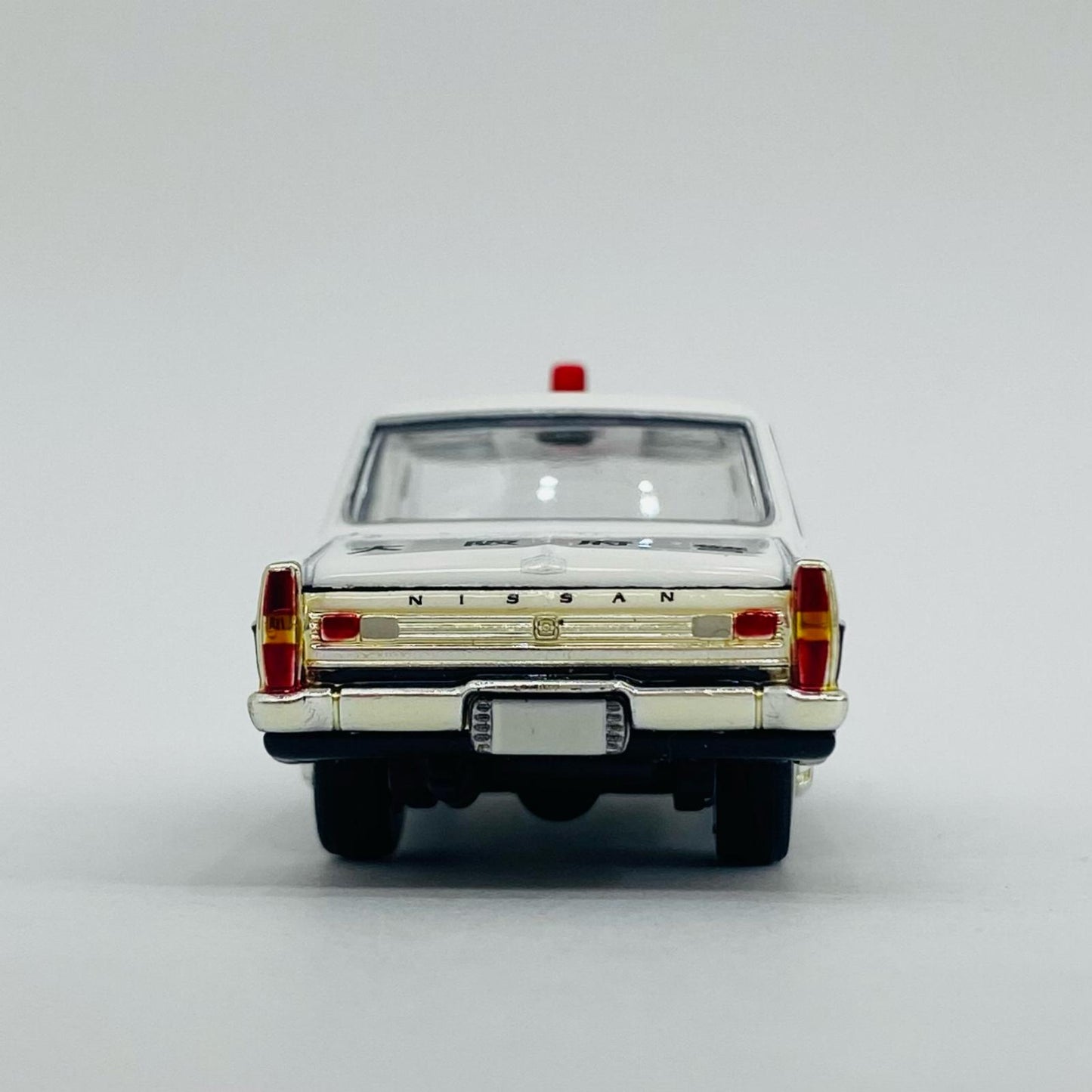 【中古】 1/64 LV-48a ニッサン グロリア 大阪府警パトカー(ホワイト×ブラック) 「トミカリミテッドヴィンテージ」 [213154]【飾磨店】