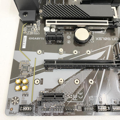 GIGABYTE X570S UD マザーボード Socket AM4 箱・取付ネジ2本・SATAケーブル付属【加古川店】