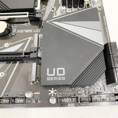 GIGABYTE X570S UD マザーボード Socket AM4 箱・取付ネジ2本・SATAケーブル付属【加古川店】