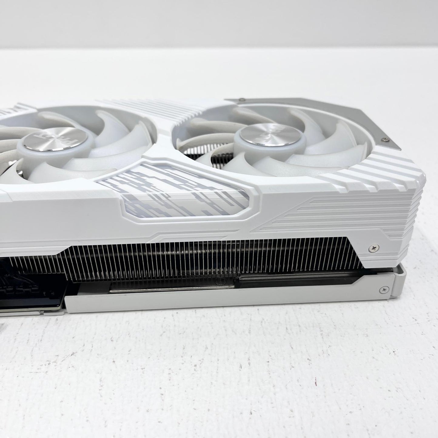 palit GeForce RTX 4070 Ti SUPER GamingPro グラフィックボード 箱・RGBケーブル付属【加古川店】