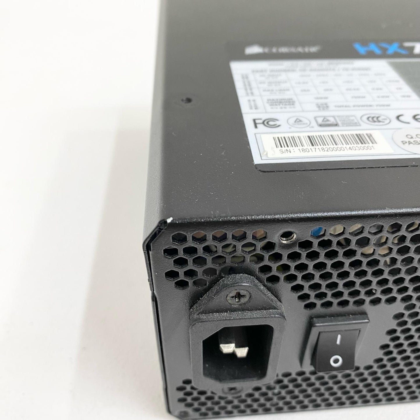 Corsair HX750i ATX電源ユニット 750W PCIE6+2x2 CPU4+4x1 付属ケーブル：AC 24PIN/CPU8PIN/PCIE6+2PIN/SATA 各1本のみ【加古川店】