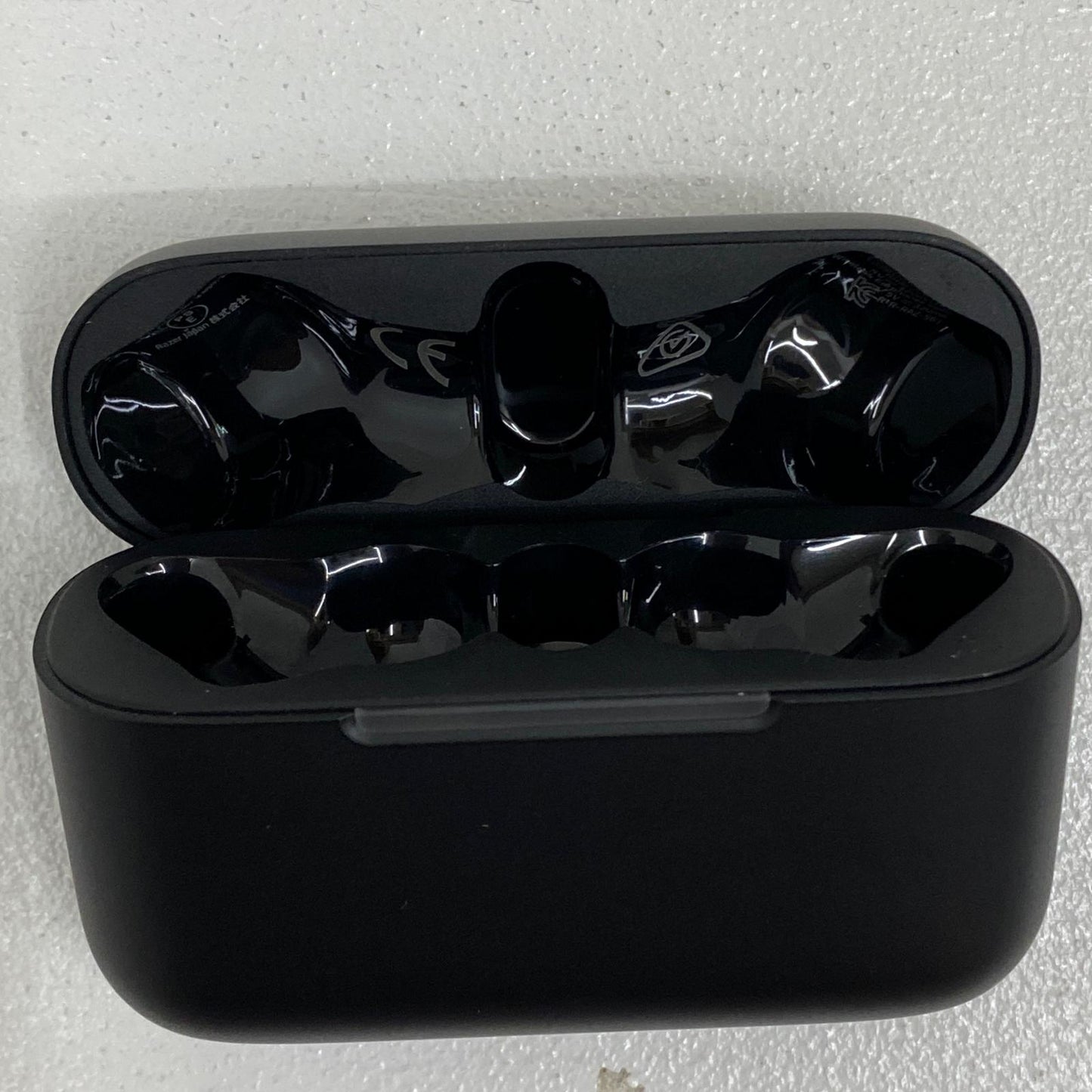 RZ12-05610100-R3A1 Razer Hammerhead V3 HyperSpeed RZ12-05610100-R3A1 基本仕様 カナル型、Bluetooth/USB Type-C(無線2.4GHz)【加古川店】