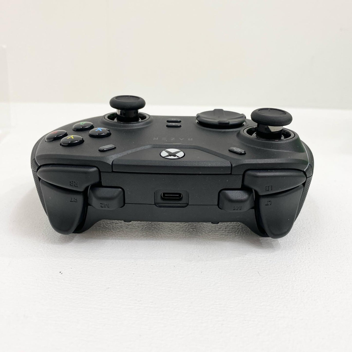 Razer Wloverine V2 Chroma ゲーミングコントローラー RZ06-0401 対応機種：Xbox ONE/Xbox SeriesX/S/Windows10 箱・USB・替えスティック×2・紙類付属【加古川店】