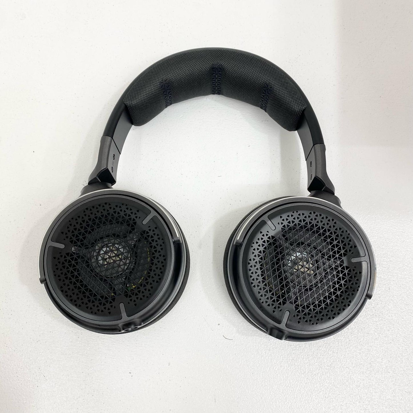 CORSAIR VIRTUOSO PRO CA-9011370-AP ゲーミングヘッドセット オープンバック 対応機種：PC/Mac/PS5/PS4/Nintendo Switch 箱・ケーブル3種・キャリングケース付属【PCでのみ動作確認済】【加古川店】