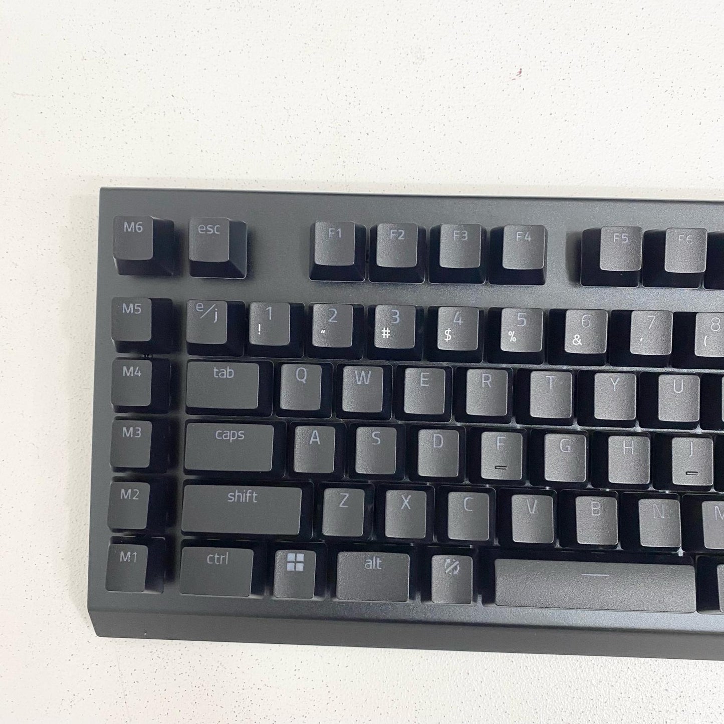 Razer BlackWidow V4 JP ゲーミングキーボード RZ03-04693100-R3J1 日本語配列 フルサイズ 黄軸 箱・USB・印刷物付属【加古川店】