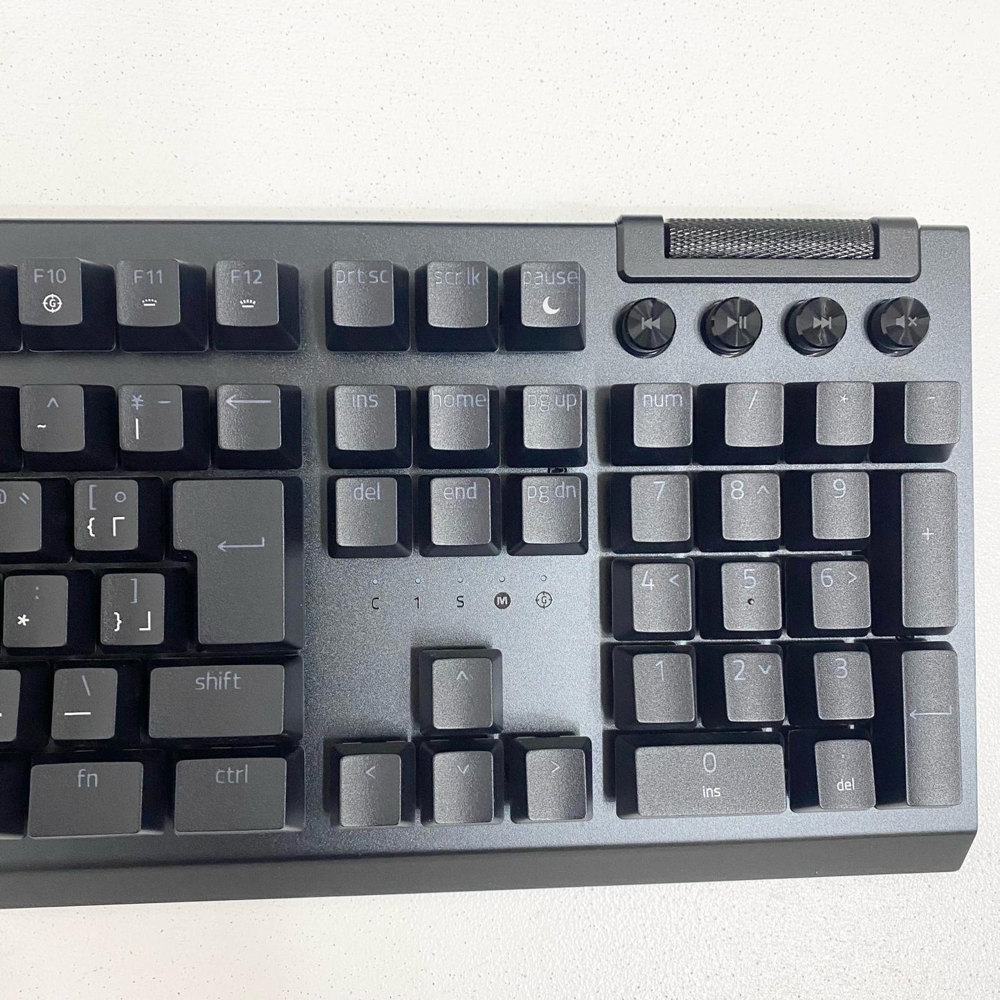 Razer BlackWidow V4 JP ゲーミングキーボード RZ03-04693100-R3J1 日本語配列 フルサイズ 黄軸 箱・USB・印刷物付属【加古川店】