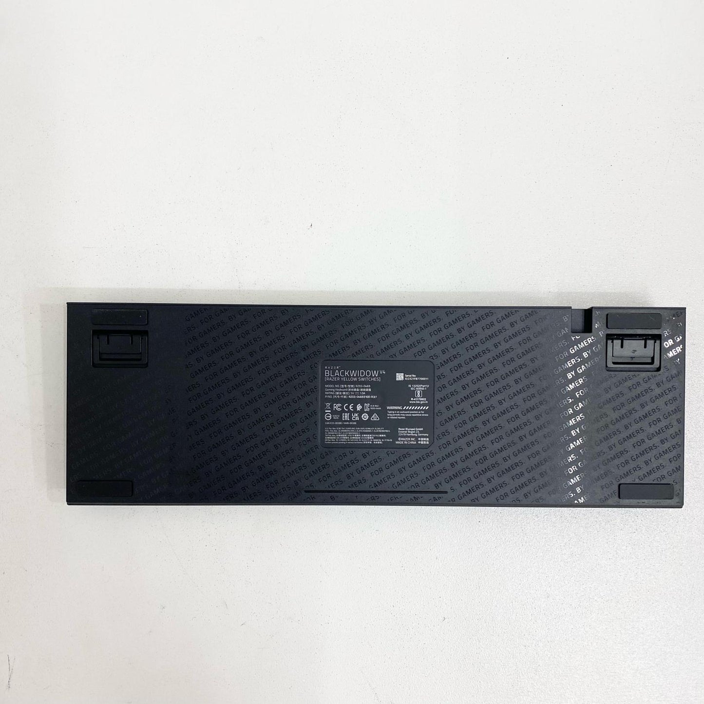 Razer BlackWidow V4 JP ゲーミングキーボード RZ03-04693100-R3J1 日本語配列 フルサイズ 黄軸 箱・USB・印刷物付属【加古川店】