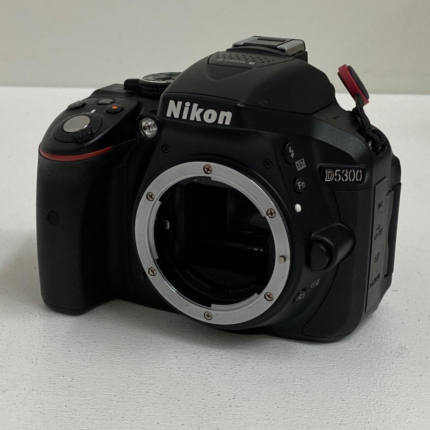 MSIP-CMI-NKR-D5300 Nikon D5300 18-55 VR IIレンズキット MSIP-CMI-NKR-D5300 一眼レフ ニコン F APS-C 2416万画素 WiFi対応【加古川店】