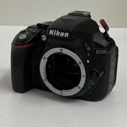 MSIP-CMI-NKR-D5300 Nikon D5300 18-55 VR IIレンズキット MSIP-CMI-NKR-D5300 一眼レフ ニコン F APS-C 2416万画素 WiFi対応【加古川店】