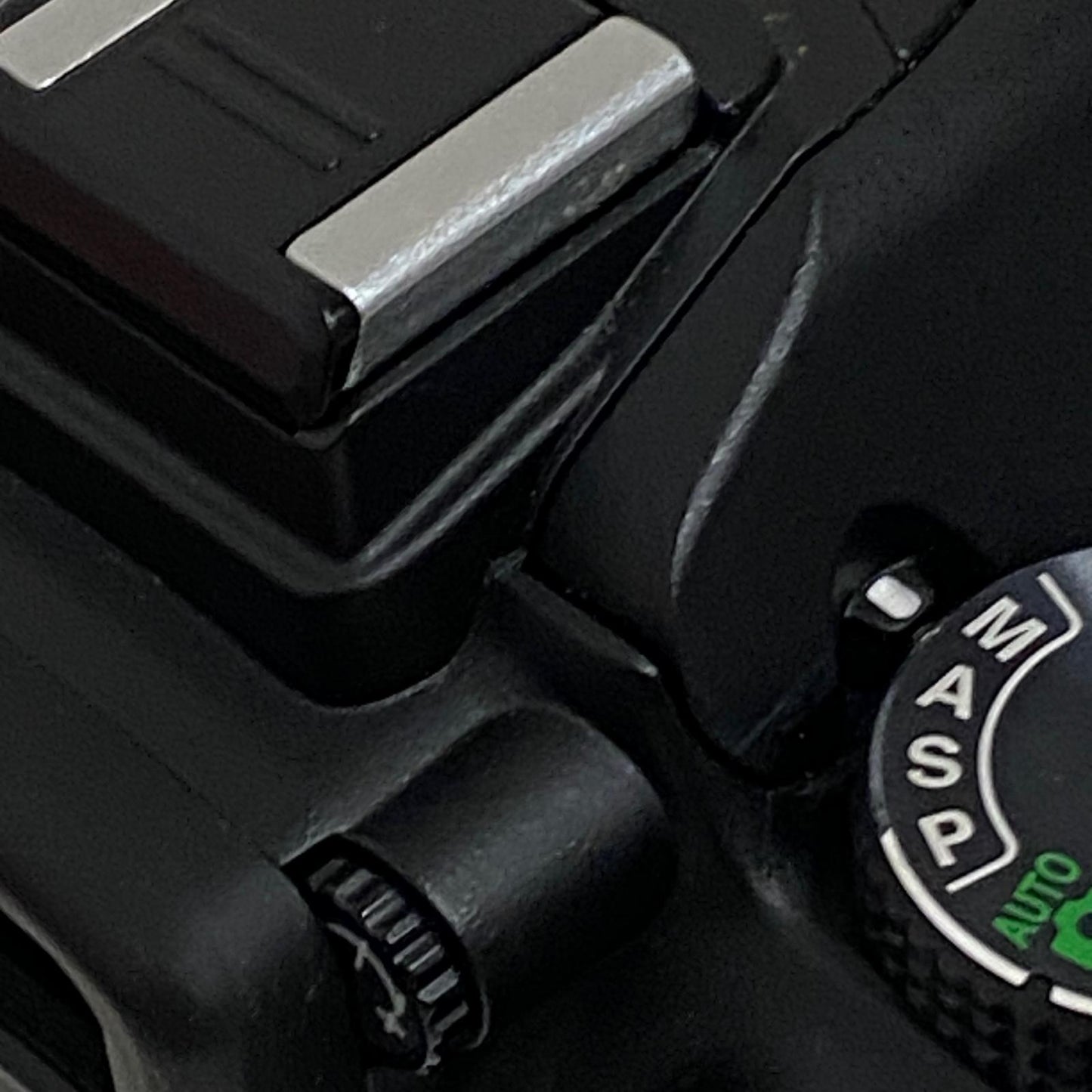 MSIP-CMI-NKR-D5300 Nikon D5300 18-55 VR IIレンズキット MSIP-CMI-NKR-D5300 一眼レフ ニコン F APS-C 2416万画素 WiFi対応【加古川店】