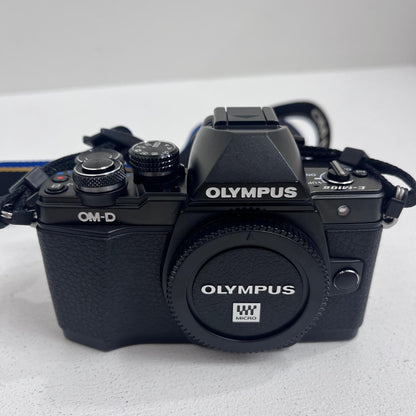E-M10MarkII OLYMPUS OM-D E-M10 Mark II EZダブルズームキット E-M10MarkII ミラーレス マイクロフォーサーズ フォーサーズ 1605万画素 Wi-Fi対応【加古川店】