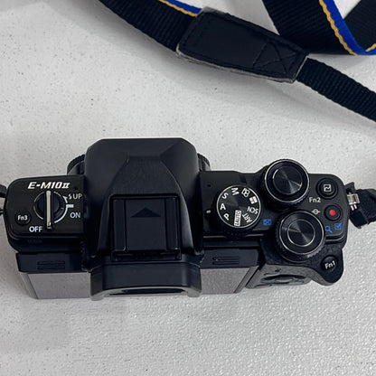 E-M10MarkII OLYMPUS OM-D E-M10 Mark II EZダブルズームキット E-M10MarkII ミラーレス マイクロフォーサーズ フォーサーズ 1605万画素 Wi-Fi対応【加古川店】