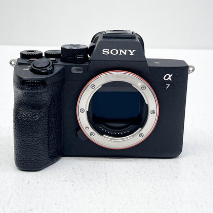 SONY ソニー ILCE-7M4 α7 IV | デジタル一眼カメラαボディ ミラーレス αEマウント 撮像素子フルサイズ 3300万画素 Wi-Fi対応 ボディキャップ・バッテリー・USB・AC・ストラップ・印刷物付属【加古川店】