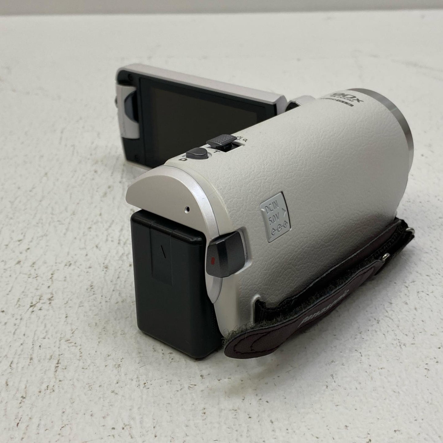 W585M-W Panasonic HC-W585M デジタルハイビジョンビデオカメラ W585M-W ハンディカメラ MOS 1/5.8型 220万画素 Wi-Fi AC欠品【加古川店】