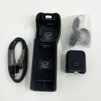 DJI OSMO POCKET 3 ポケットジンバルカメラ 微キズ有 箱・USB・延長ハンドル・ケース・ガイド付属【加古川店】