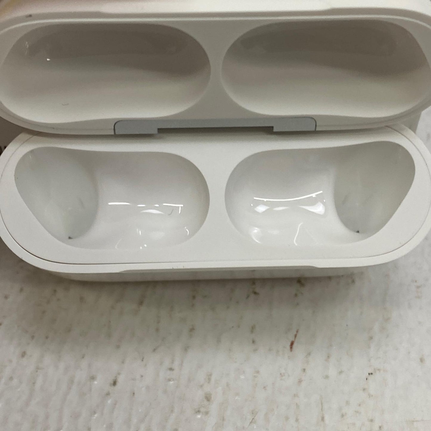 MFHP4J/A Apple AirPods Pro 第3世代 MFHP4J/A【加古川店】