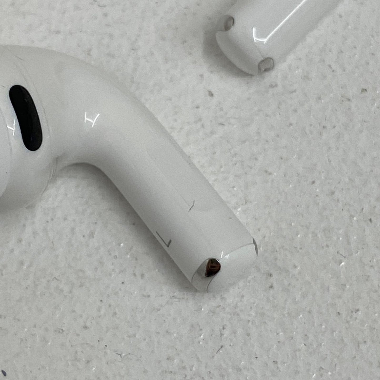 MFHP4J/A Apple AirPods Pro 第3世代 MFHP4J/A【加古川店】